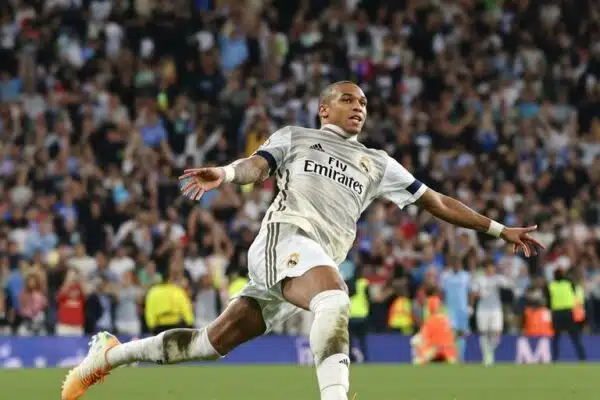 Kylian Mbappé célèbre un doublé avec le Real Madrid.