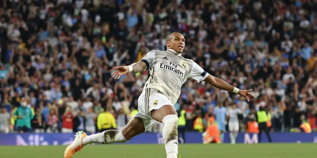 Kylian Mbappé célèbre un doublé avec le Real Madrid.