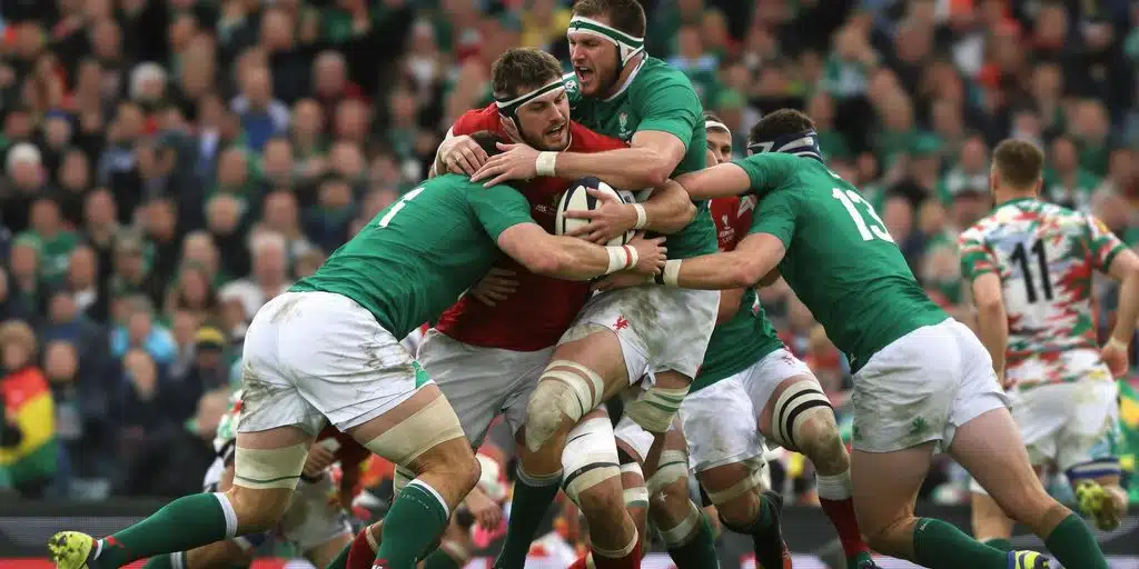 Jeux de rugby entre le Pays de Galles et l'Irlande.