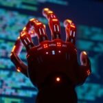Main d'IA avec circuits lumineux sur un écran d'ordinateur.