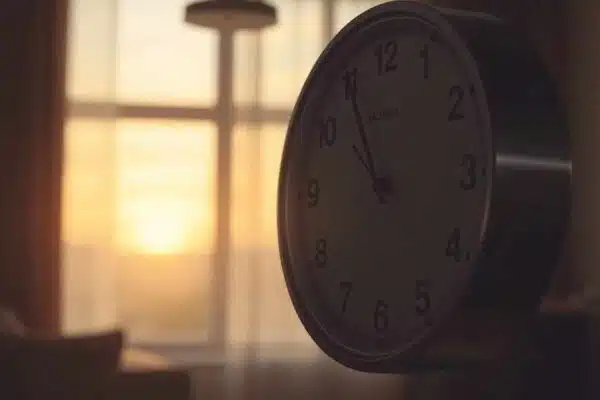Horloge indiquant le passage à l'heure d'hiver