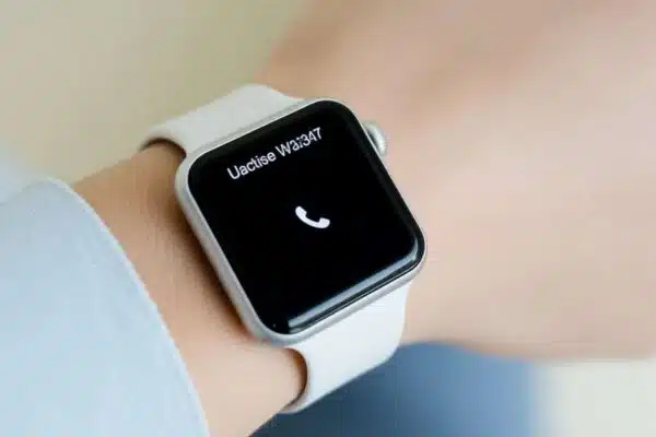 Apple Watch avec WhatsApp en appel