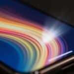 iPhone rapide avec énergie numérique abstraite