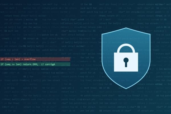 Illustration : bouclier et cadenas devant des lignes de code, une faille signalée puis corrigée