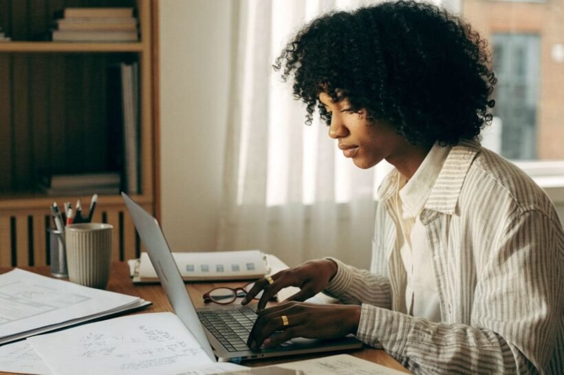 Prompts IA pour freelances : comment rédiger des consignes qui donnent des résultats exploitables